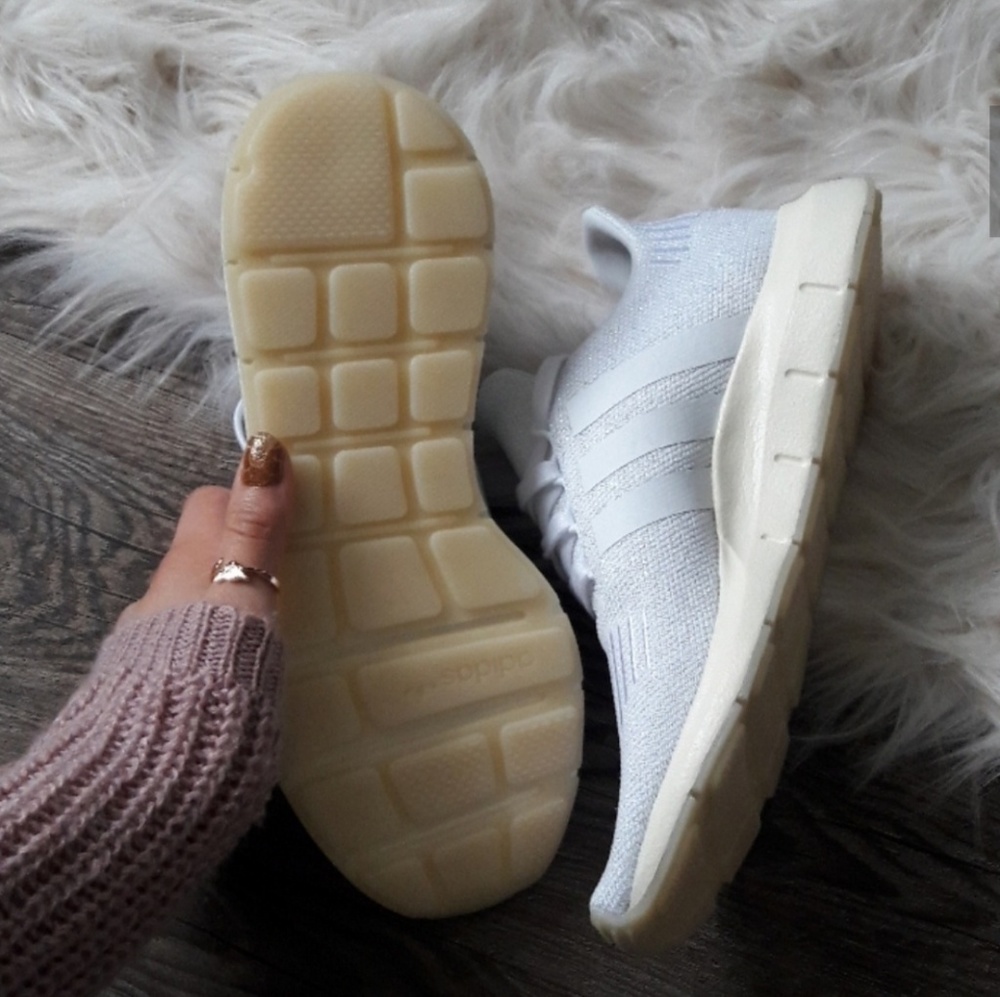 NEW adidas Swift Run - Picture 5 of 7